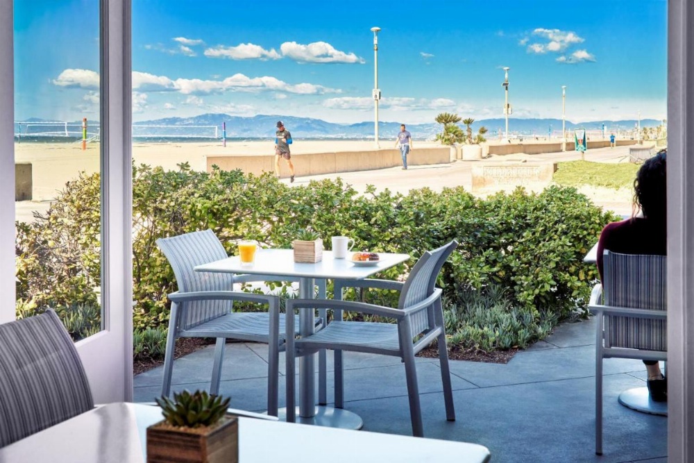 The Beach House at Hermosa Image 15